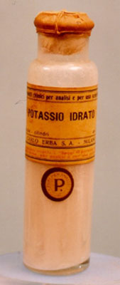 2676 potassio idrato